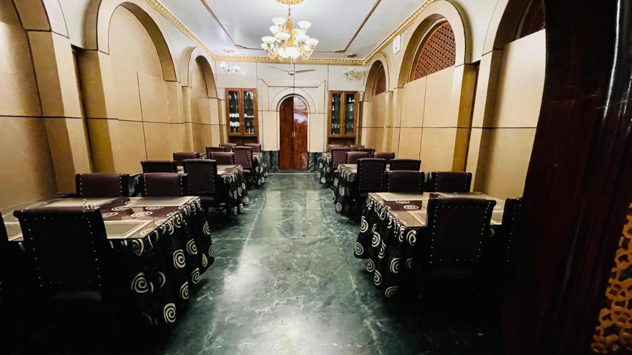 Hotel International Srinagar Zewnętrze zdjęcie